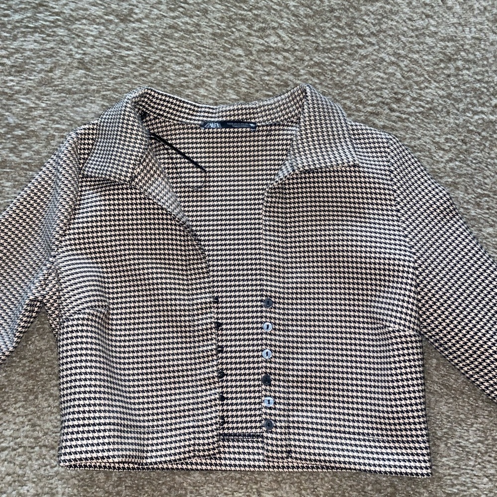 ZARA LONG SLEEVE BUTTON UP